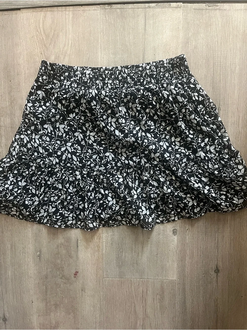 LOFT Black and White Floral Ruffle Skirt